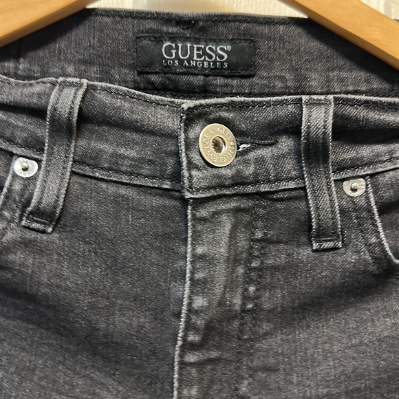 Guess Skinny Jeans 30*32 - Picture 4 of 9